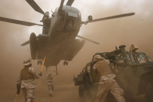 Sikorsky CH-53E Super Stallion lift