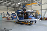 Choucas 04 EC145 F-MJBD dans le hangar de la base de Digne-Les-Bains