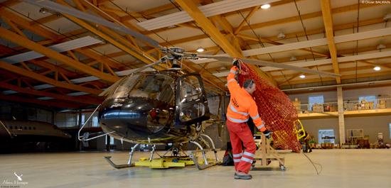 Hangar  Sion CH, AS350 B3 HB-ZES Eagle Helicopter Valais