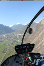 Hlicoptre R44 en vol valle de la Maurienne