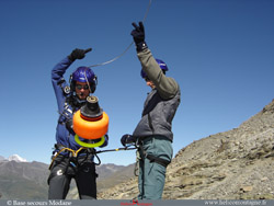 Secours en montagne , treuillage