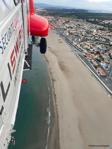 HBE Super Puma avec Bambi Bucket sud de la france lutte incendie soutien aérien pompier feux de forets - Moyen aérien FDF