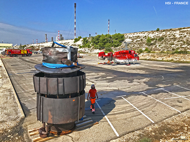 Lift Helicopter replacement flare tips , Montage et remplacement nez de torche industrie chimique en France