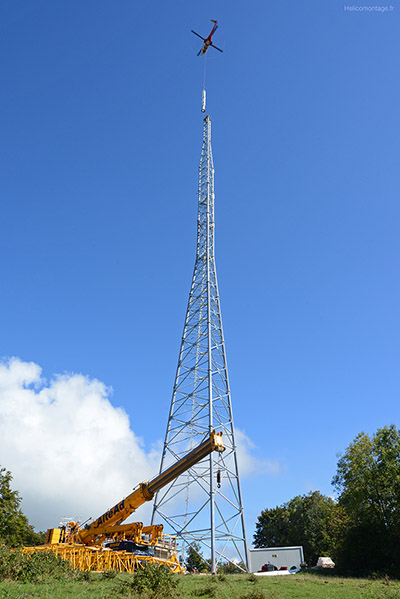 Héliportage - hélitreuillage - Montage pylone de télécomunication dans le Jura